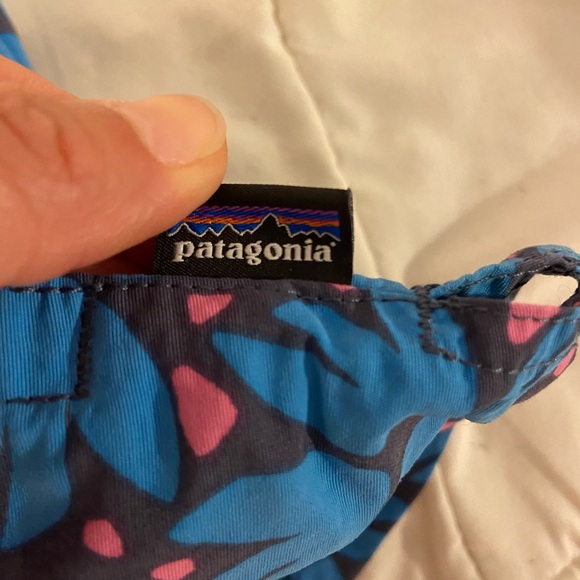 PATAGONIA- blue and pink bright floral print shorts - Picture 2 of 3